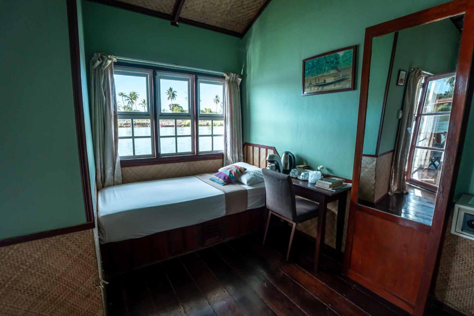 Sala Done Khone Hotel Ban Khon Exteriör bild