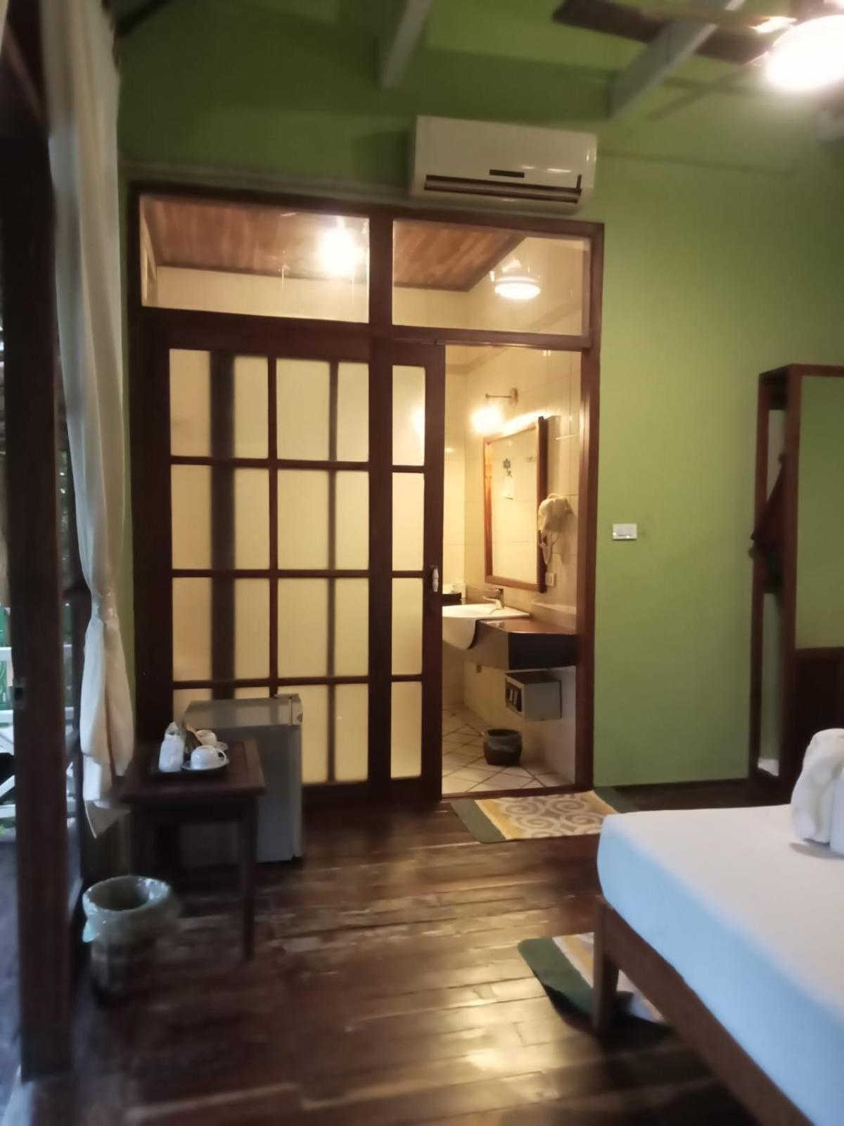 Sala Done Khone Hotel Ban Khon Exteriör bild